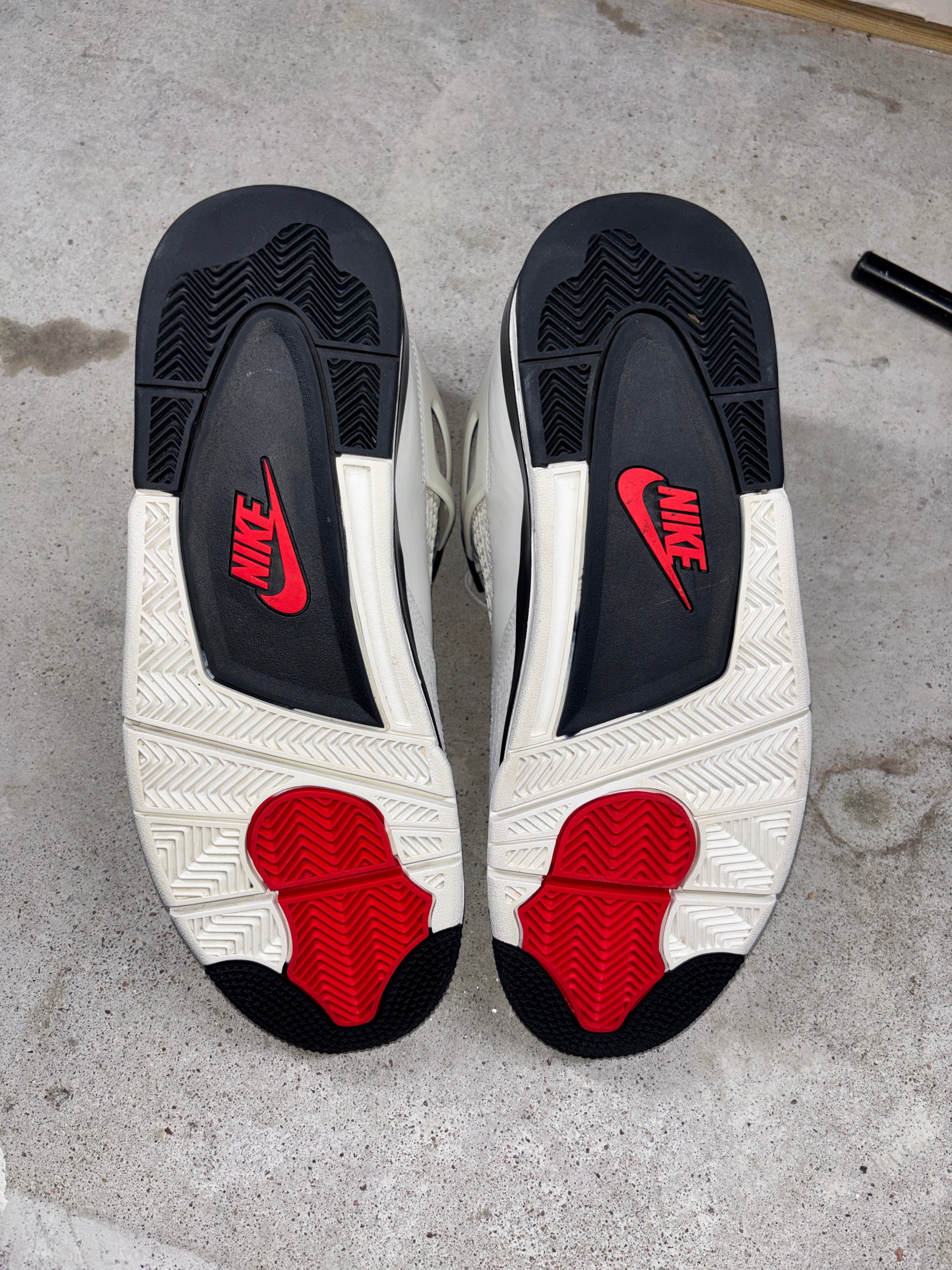 Jordan 4 "FLIGHT CLUB"