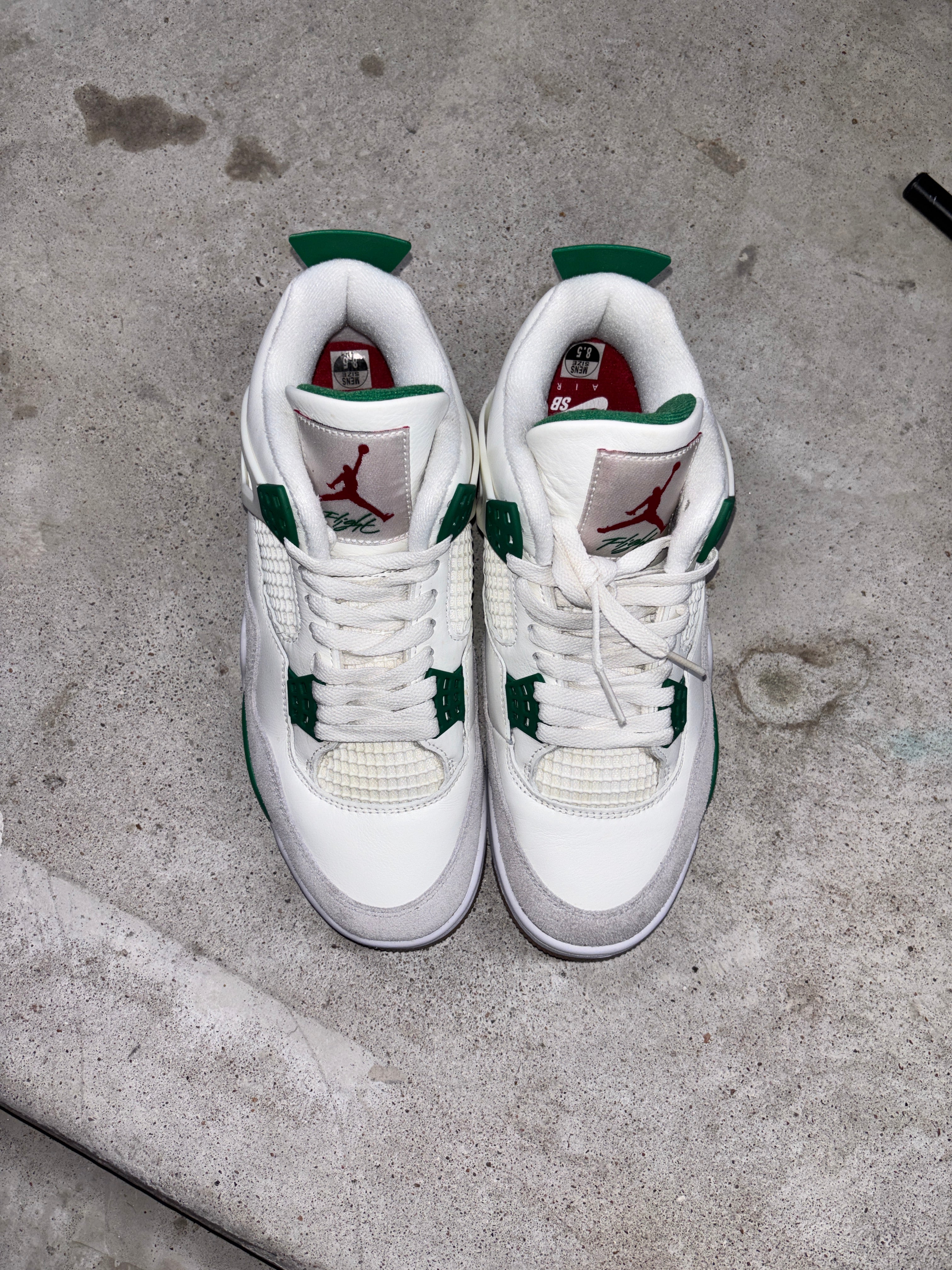 Jordan 4 SB "PINE GREEN"