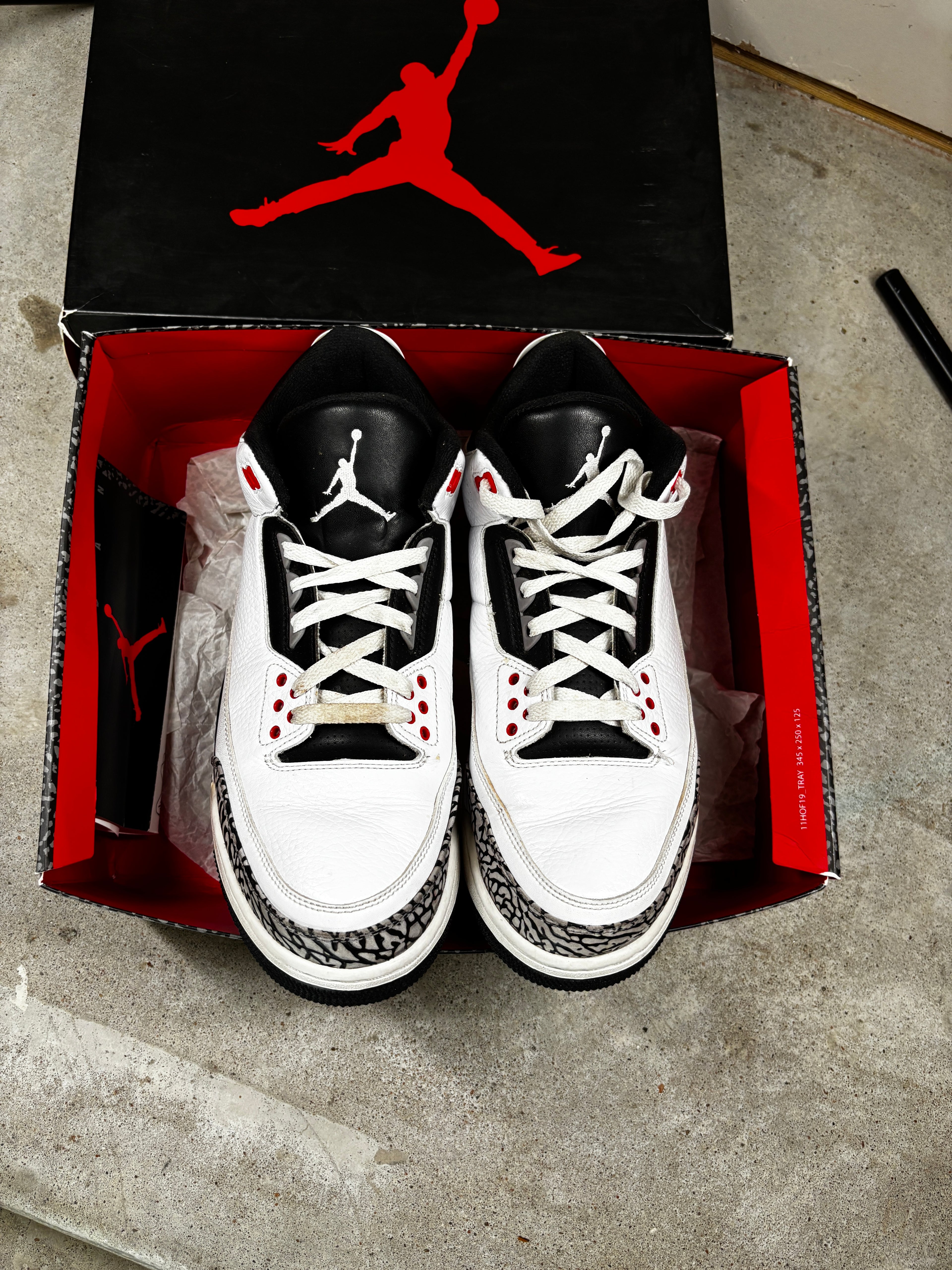 INFARED 3s SIZE 11.5