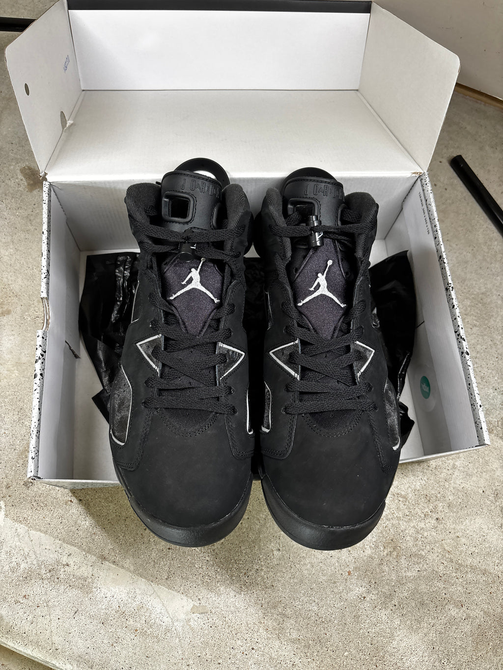 CAP & GOWN 6s SIZE 12